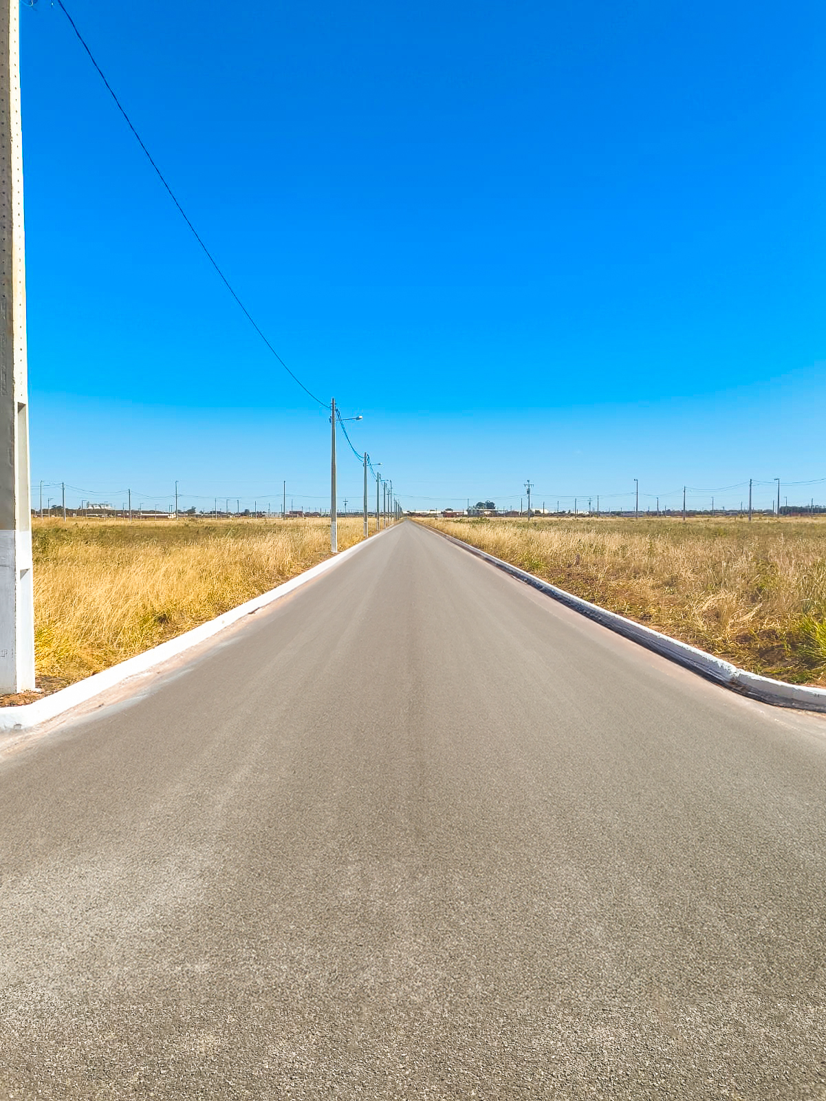 Limpeza-e-organização,-pintura-das-guias-da-Rua-7B---Depois