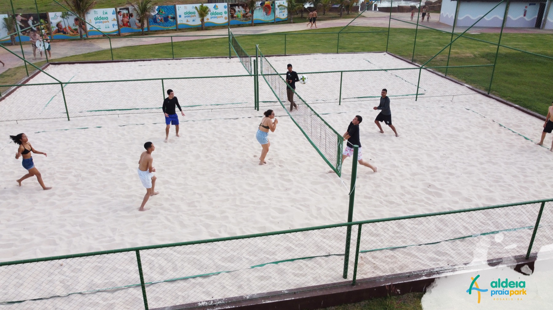 Quadras e lazer no Aldeia Praia Park