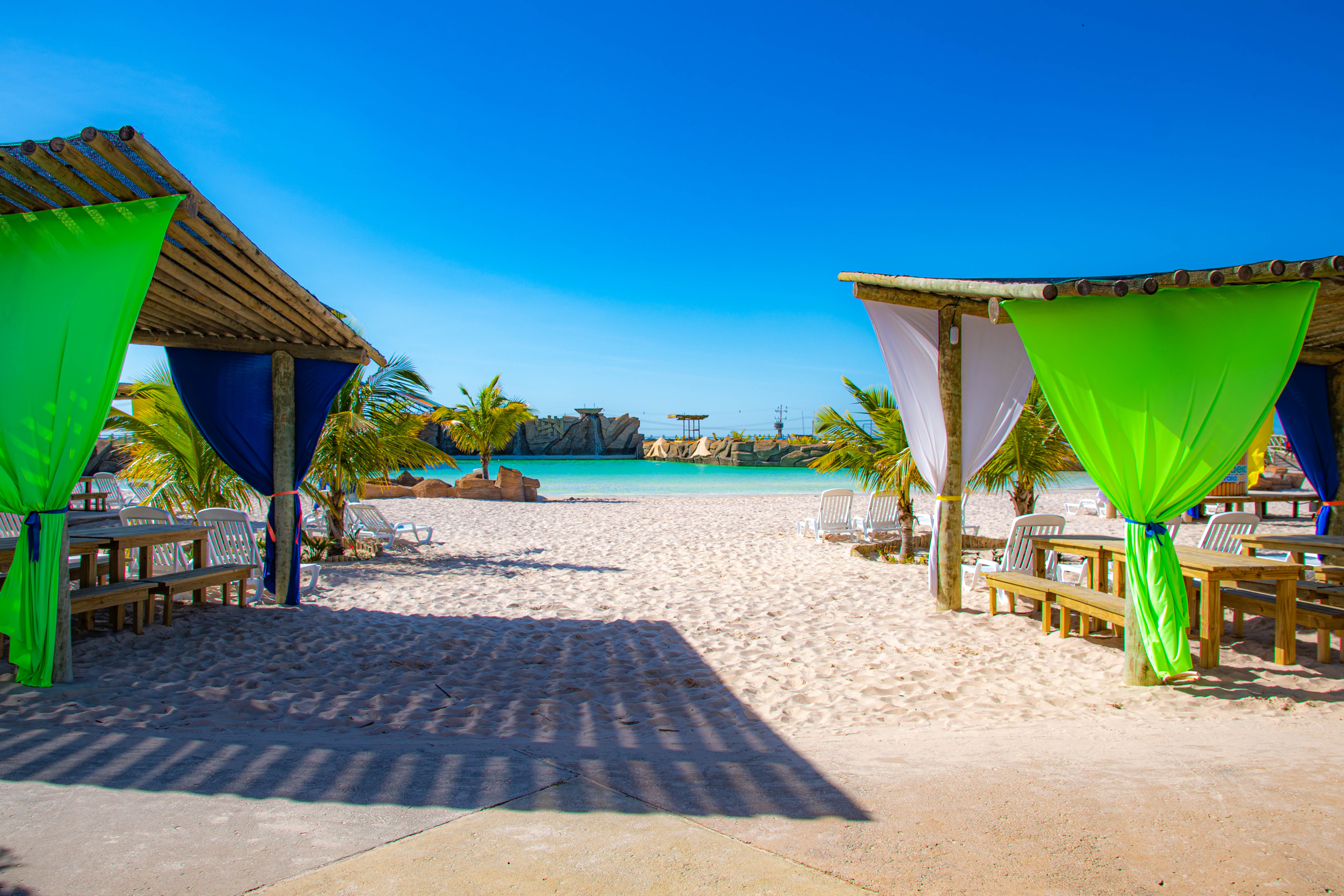 Cenário do parque aquático Aldeia Praia Park